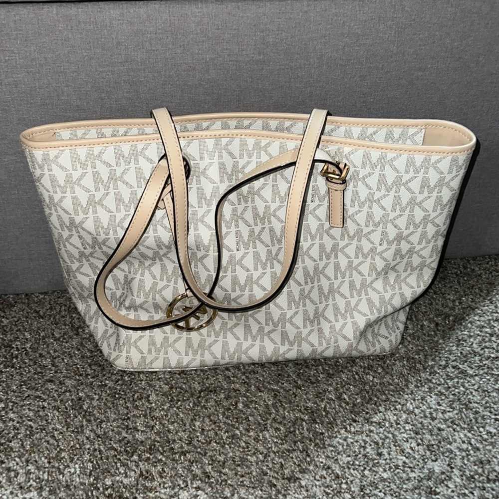 Micheal Kors bag